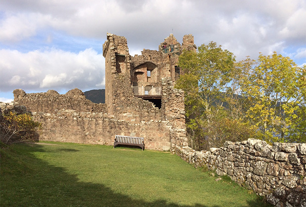 Сегодня этот замок — один из наиболее посещаемых туристических объектов Шотландии