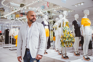 «Свободному человеку нельзя запретить делать покупки» Саэд Эль-Ашкар: человек, предсказывающий будущее модного ретейла в России