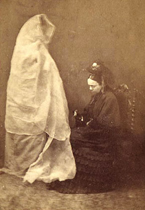 Леди Хелена Ньюенхэм и призрак ее дочери, 4 июня 1872