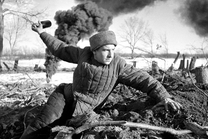 Советский боец под Сталинградом, осень 1942 года.