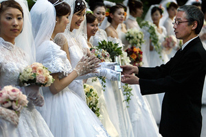 Уже не торт Японцы хотят жениться, но не делают этого