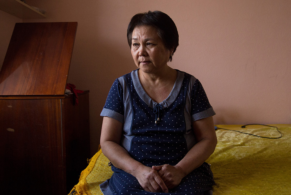 Галине Горяевне 65 лет, она работает патологоанатомом большую часть жизни. Начинала как врач-фтизиатр, но после того, как на ее глазах умер пациент, решила переквалифицироваться. 