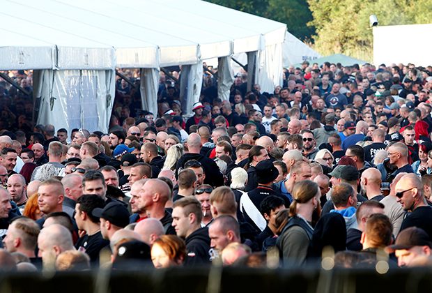На музыкальный фестиваль пришли около 5 тысяч неонацистов