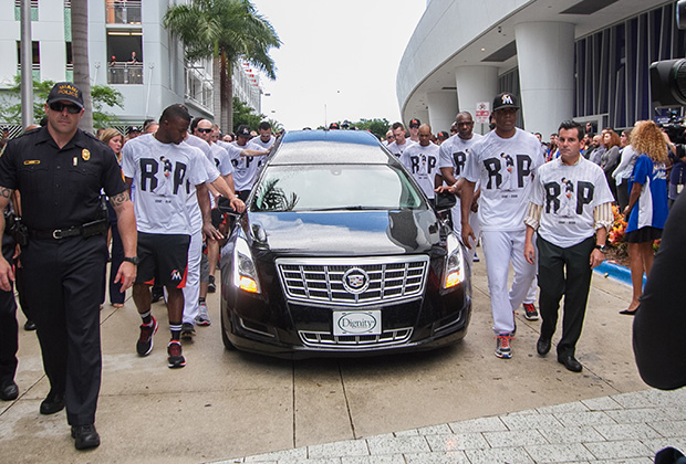 Траурная церемония на похоронах питчера бейсбольной команды Miami Marlins Хосе Фернандеса