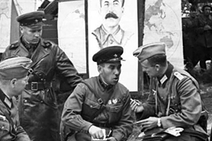 «Появилась бы "бандеровская Украина" под контролем Германии» Зачем Сталин подружился с Гитлером и устроил парад Красной армии с вермахтом