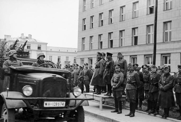 Совместный парад вермахта и Красной армии в Бресте