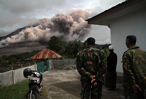 Извержение в Индонезии