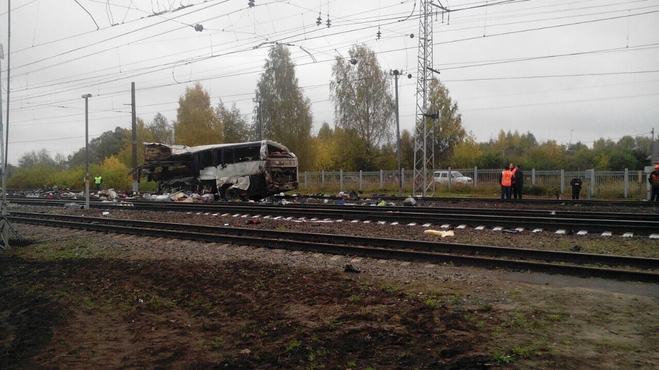 Автобус на жд переезде