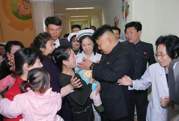 Ким Чен Ын в детской больнице Окрю