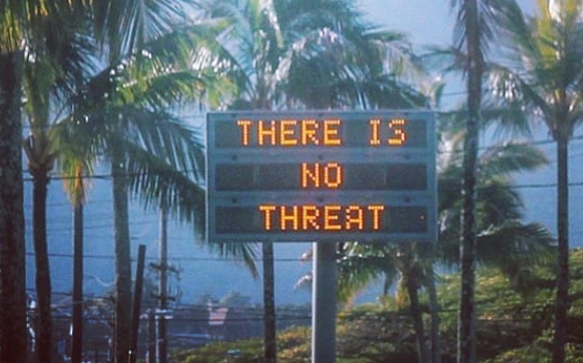 Надпись «Угроза отсутствует» на Гавайах