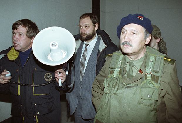 Виктор Анпилов, Илья Константинов, Альберт Макашов (слева направо), октябрь 1993 года