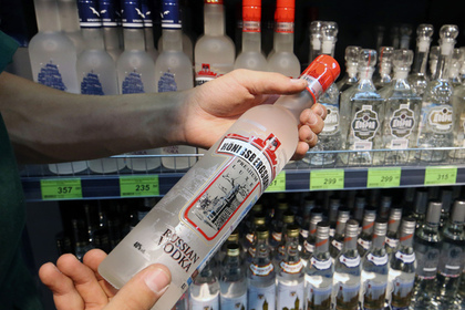 Российскую водку доведут до уровня эталона в 2019-ом году Российскую водку доведут до уровня эталона в 2019-ом году