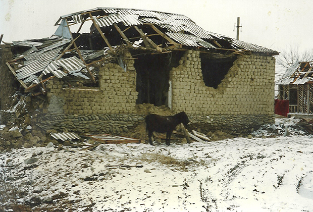 1996. Дагестанское село Первомайское после штурма российскими войсками
