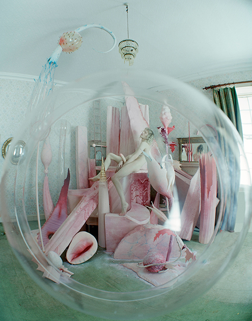 Маартен Конвенс в розовом пузыре — замке мечты, 2015