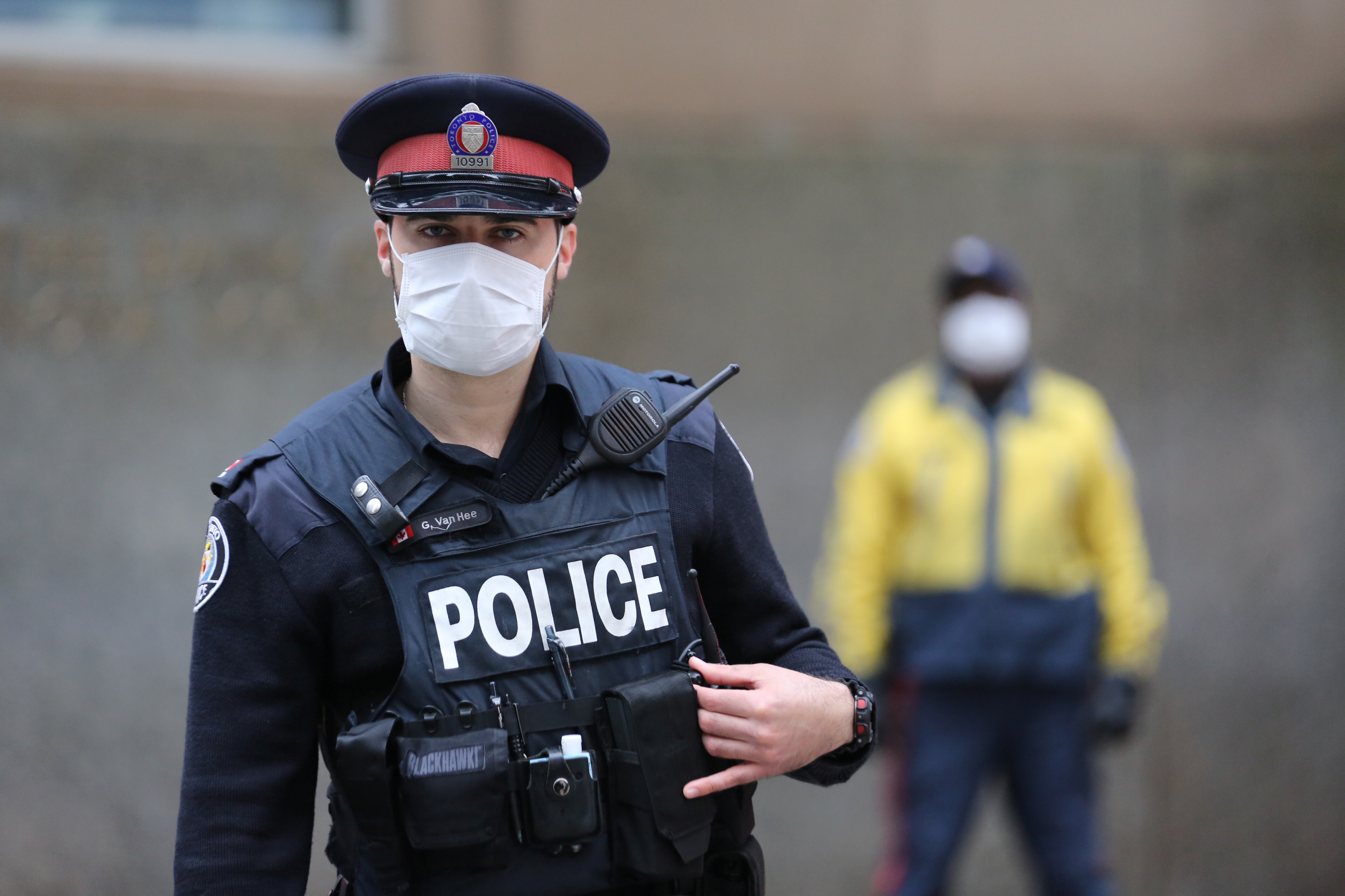 Policeman swear. Полиция Канады. Полицейский. Форма канадских полицейских. Форма полиции Канады.
