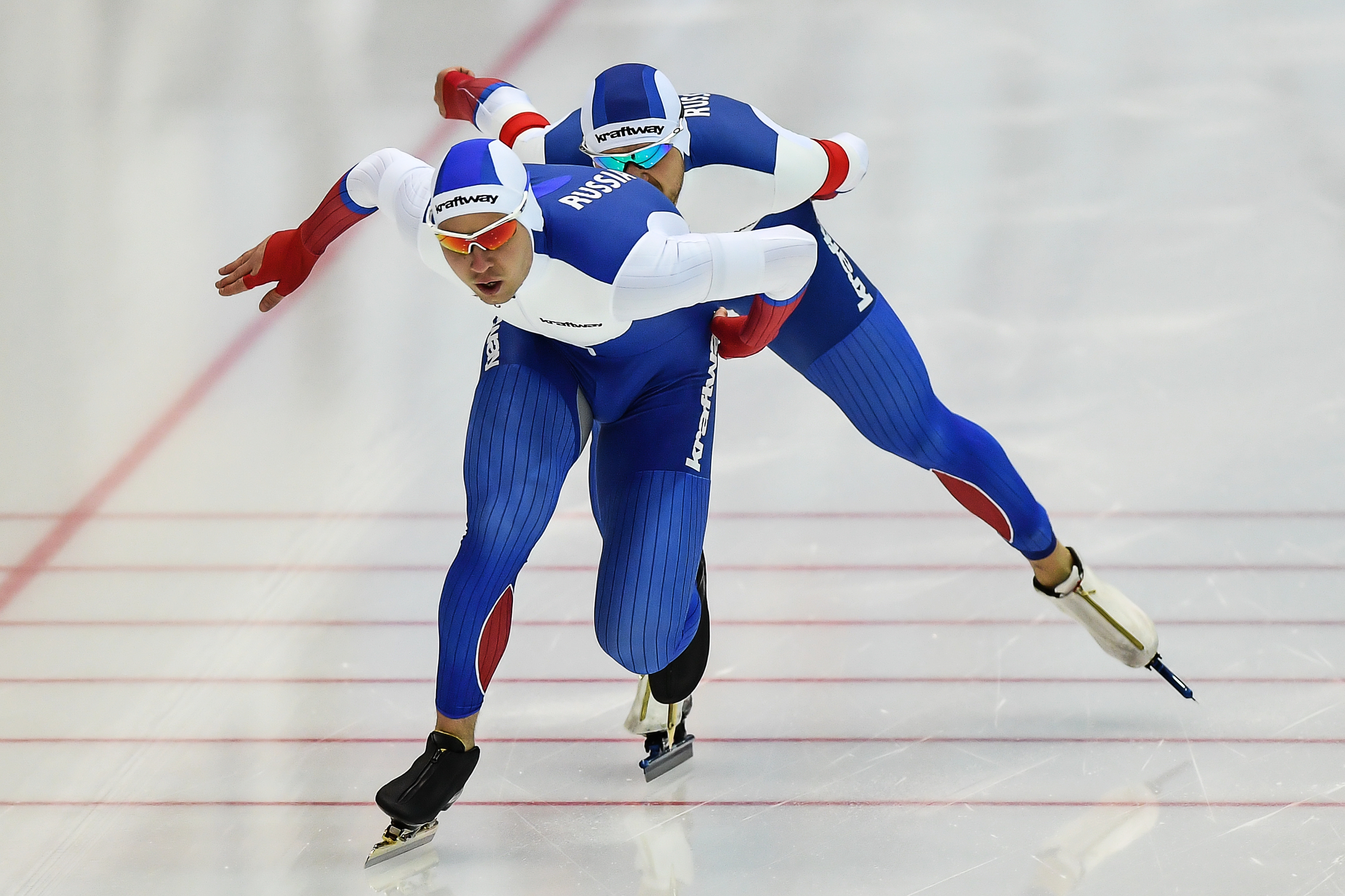 Спорт страна. Павел Кулижников олимпиада. Олимпийские чемпионы России по конькобежному спорту. Конькобежный спорт сборная России. Золото Олимпийский чемпион России по конькобежному спорту.