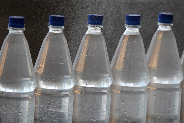 Особенности и преимущества пластиковых бутылок ПЭТ
