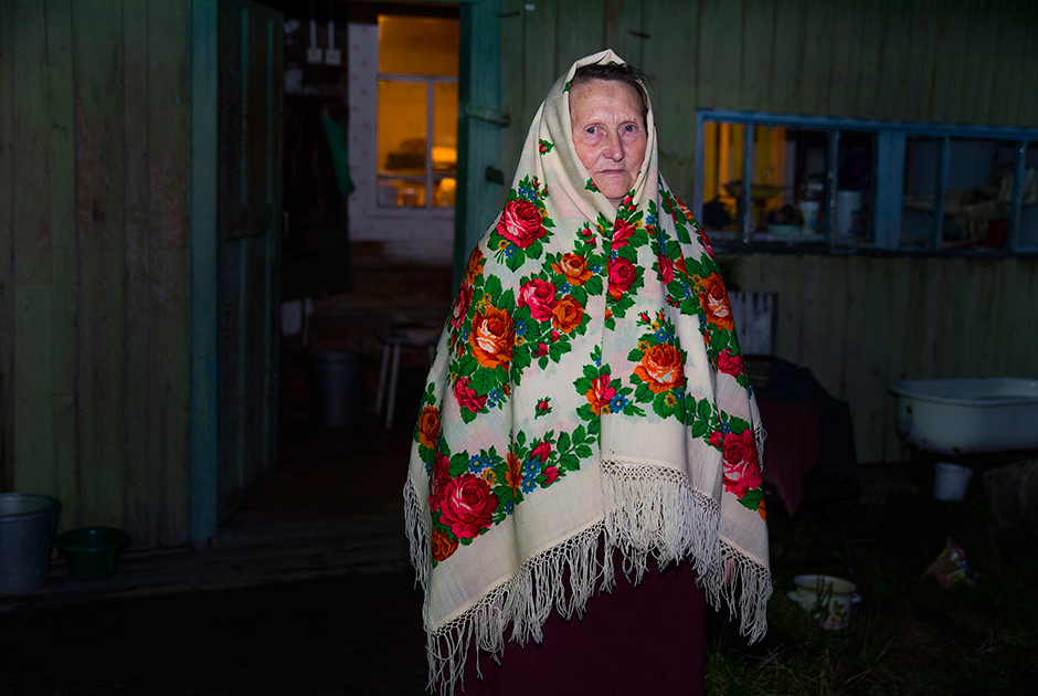 В настоящее время в селе Ловозеро проживают около 1,6 тысячи коми-ижемцев. 