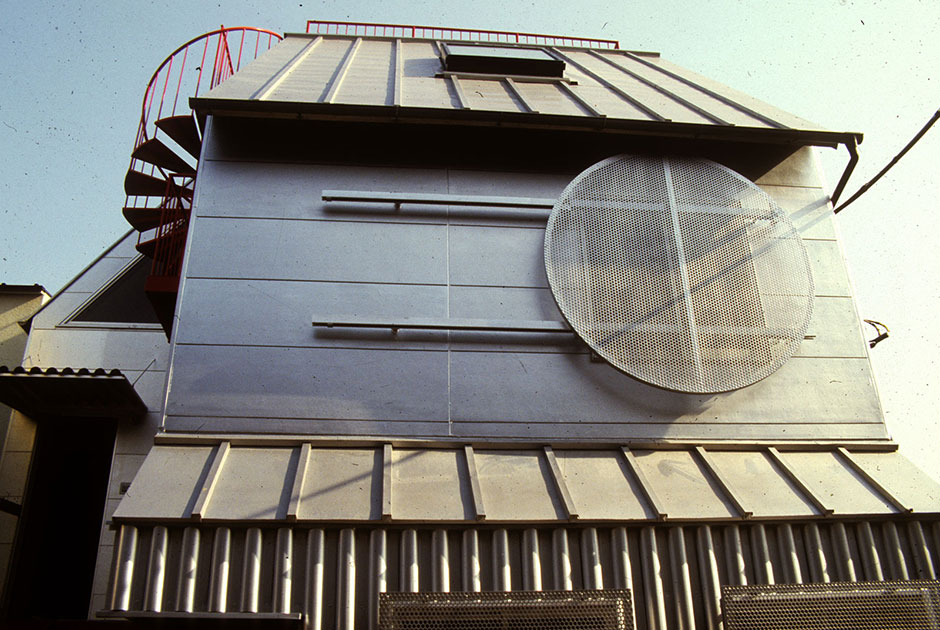 В 1979-м Ицуко открыла собственное архитектурное бюро в Токио — Itsuko Hasegawa Architecural Design Studio, позже переименованное в Itsuko Hasegawa Atelier.