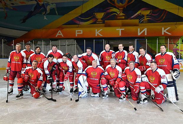 «Легенды хоккея» на льду ДС «Арктика»