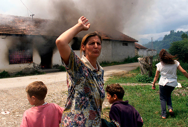 Многие сербы предпочли сжечь дома, только чтобы они не достались албанцам