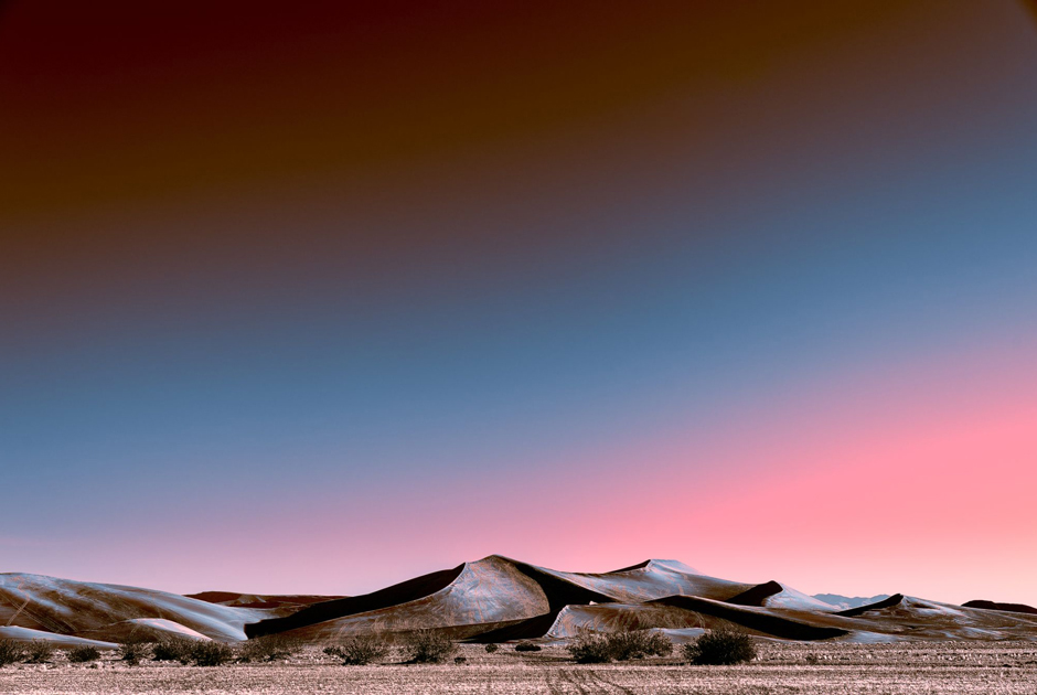 Швейцарец Стефано Гардель признан лучшим среди профессионалов в категории «Изобразительное искусство». Он увидел пустыню Невада, освещенную городскими огнями. 