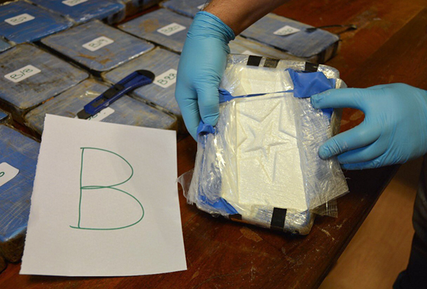 В сумках было в общей сложности 389 килограммов кокаина