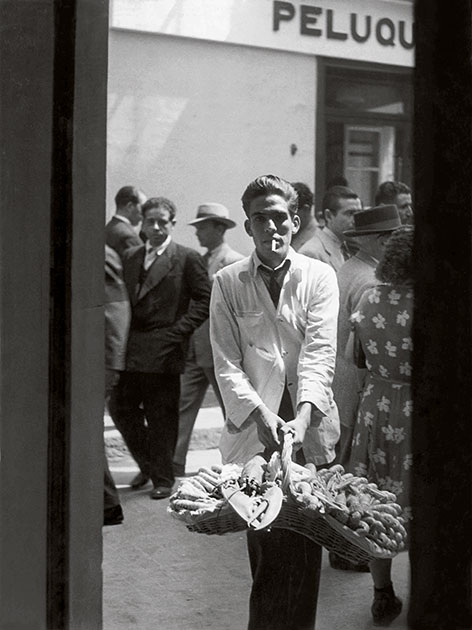 «Продавец лобстеров» из серии «За границей», Севилья, 1951 год