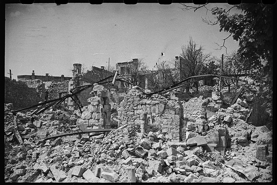 Разрушения в Севастополе.