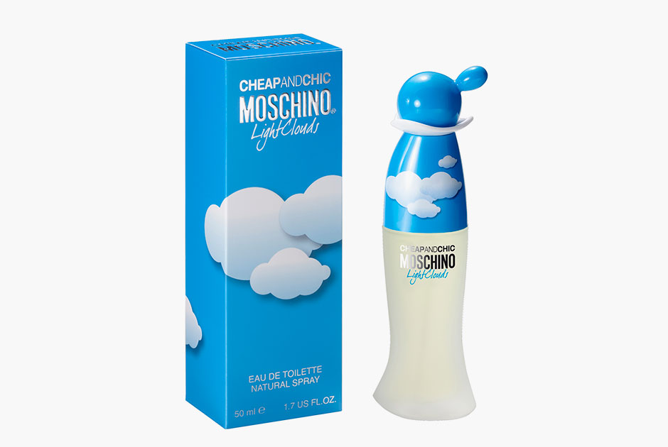 Один из бестселлеров парфюмерной линейки итальянского бренда Moschino сочетает все классические восточные, цветочные и сладкие ноты: розу и цикламен, ваниль и сандал, пачули, амбру и мускус. Обеспечивает своей владелице облачно легкую жизнь.