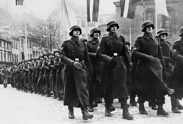 Парад латвийских подразделений СС. Рига, 18 ноября 1943 года