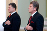 Президент Украины Виктор Ющенко (справа) и министр иностранных дел Украины, председатель Совета Национального банка Украины (НБУ) Петр Порошенко (слева) во время торжественных мероприятий по случаю Дня работников дипломатической службы.