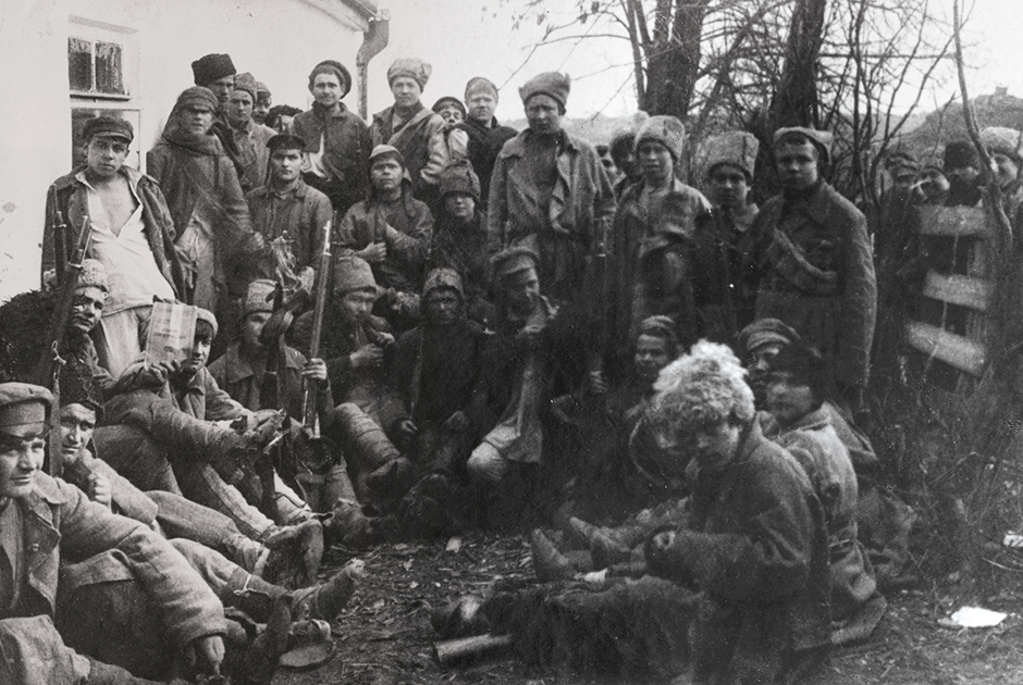 Отряд красноармейцев на советско-польском фронте. 1920.