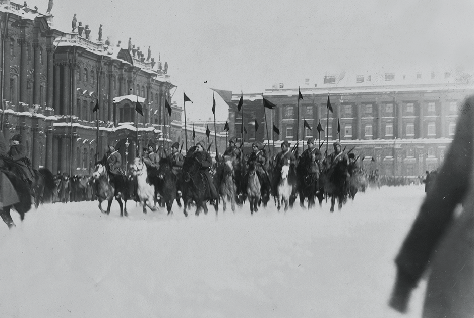 Празднование первой годовщины Красной армии. Петроград, 1919. 