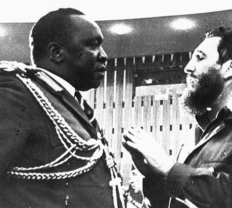 Угандийский вождь на встрече с кубинским лидером Фиделем Кастро