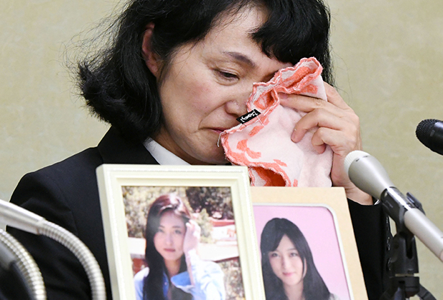 24-летняя Мацури Такахаси покончила с собой после 100 часов сверхурочных за месяц