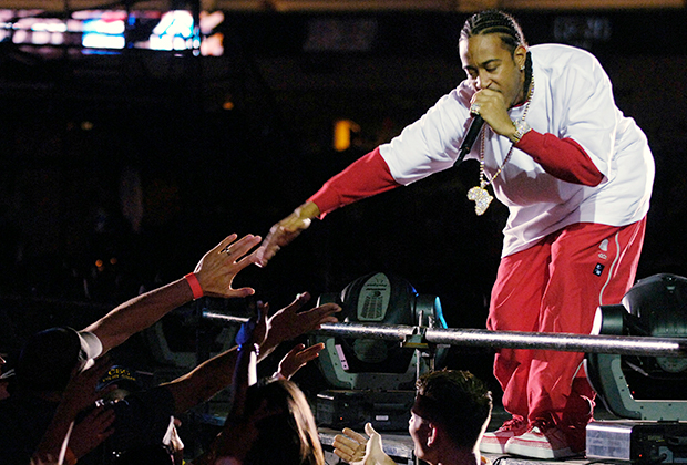 На первые заработанные деньги Ludacris купил себе седан Acura Legend, потому что на таких ездили наркоторговцы в его родной Атланте. В одежде Луда был приверженцем олд-скульного стиля с его кроссовками, трениками, джерси и банданами.