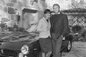 Спортивные автомобили — едва ли не главная страсть Стива Маккуина. Эта фотография сделана возле его дома в Лос-Анджелесе в 1965 году. Стив и его жена Нейл стоят возле Ferrari 250 GT. 