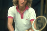 Сегодня за такой «лук» на Уимблдоне выгнали бы с корта, а в 1974 году Бьорн Борг дошел до третьего раунда турнира. В начале 1990-х Борг стал одним из первых теннисистов, запустивших собственную марку спортивной одежды.
