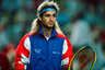 В матчах за сборную на кубок Дэвиса дизайн формы выбирала национальная теннисная федерация, но Андре все равно смог выделиться нежно-голубой налобной повязкой. Мюнхен, 1989 год.