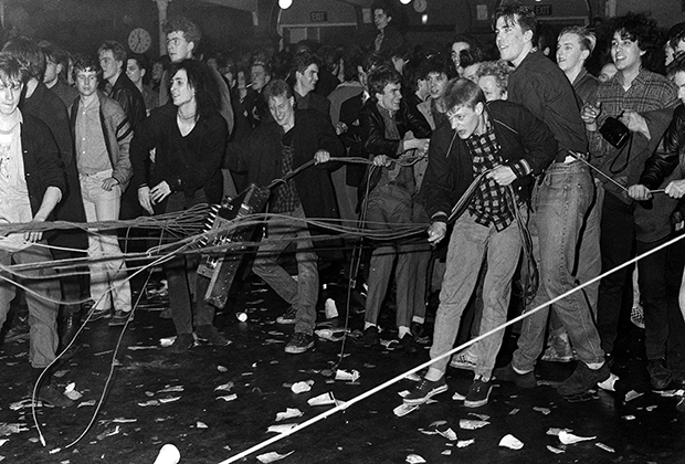 Беспорядки на концерте The Jesus and Mary Chain в Лондоне в 1985 году