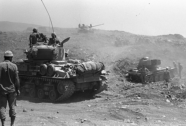 Израильские танки в районе Голанских высот. 1967 год