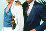 Дон Джонсон и Филипп Майкл Томас — главные звезды сериала Miami Vice в типичных образах: дорогой деловой костюм на герое Томаса и куда более демократичный «лук» Джонсона.
