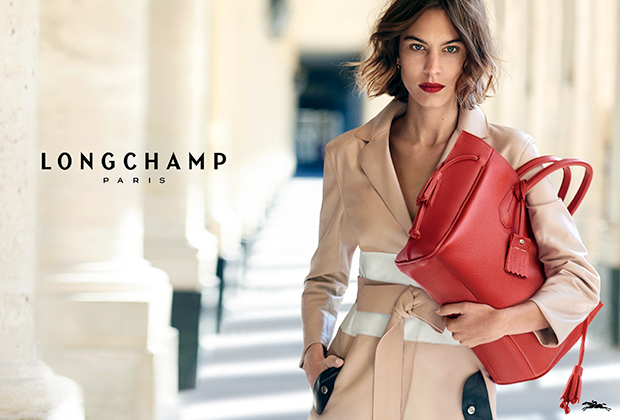 Алекса Чанг изображает парижанку в рекламе Longchamp (2016)