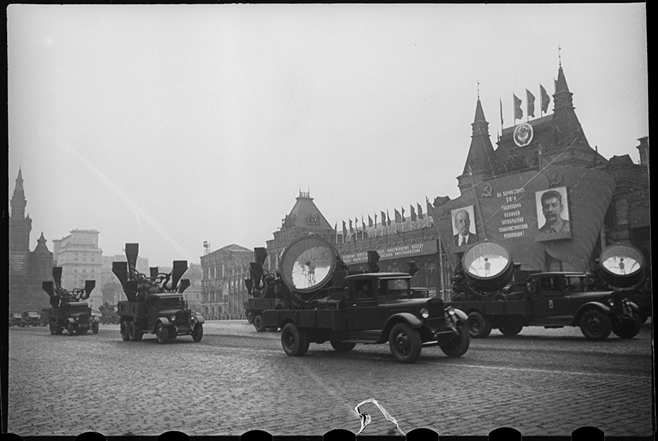 Парад на Красной площади. Москва. 1 мая, 1937 год.
