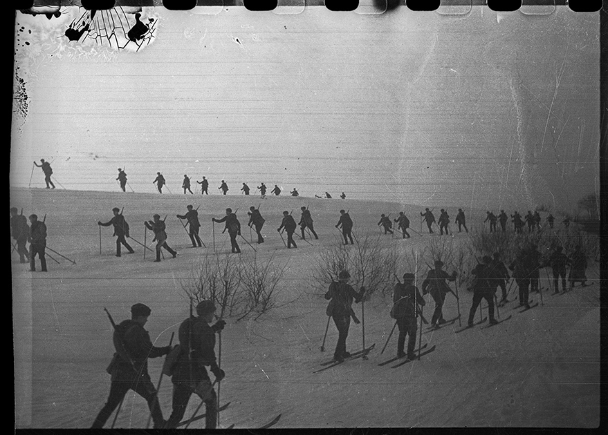 На лыжах. Московский военный округ, 1940.
