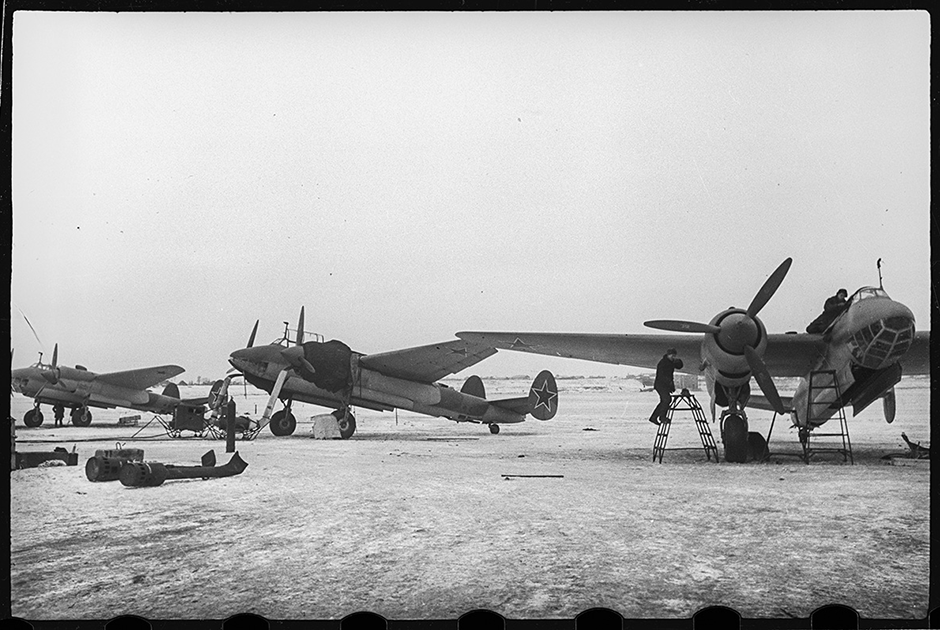 На Казанском самолетном заводе имени С.П. Горбунова, 1943.