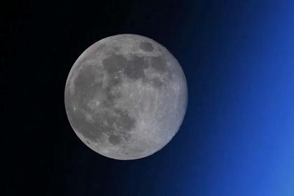 Российский космонавт показал исчезающую Луну