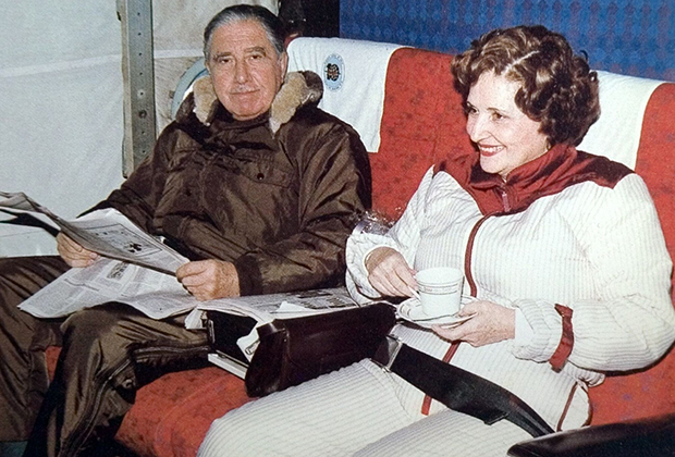 Пиночет со своей супругой в одной из зарубежных поездок