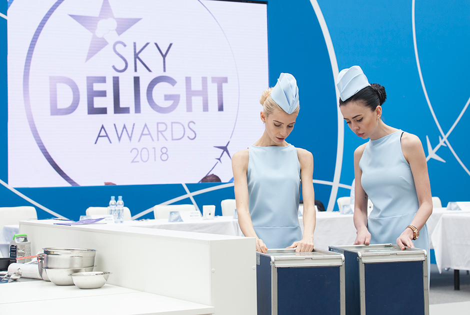 В первый день работы Форума SKYSERVICE 2018 будет проведена премия Sky Delight Awards 2018. Девять поваров ведущих мировых кейтерингов, которые разрабатывают меню и готовят блюда для миллионов авиапассажиров по всему миру, сойдутся в кулинарном поединке. 